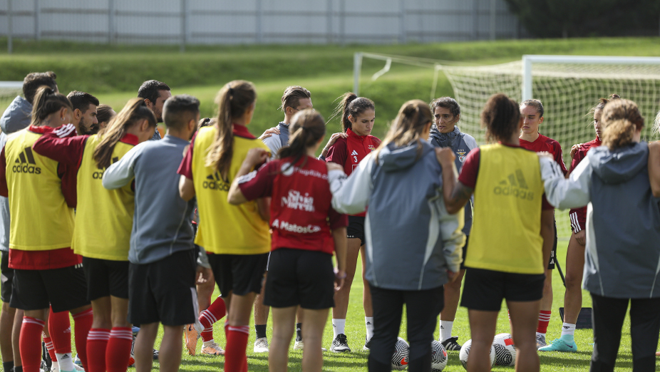Roda da equipa feminina de futebol