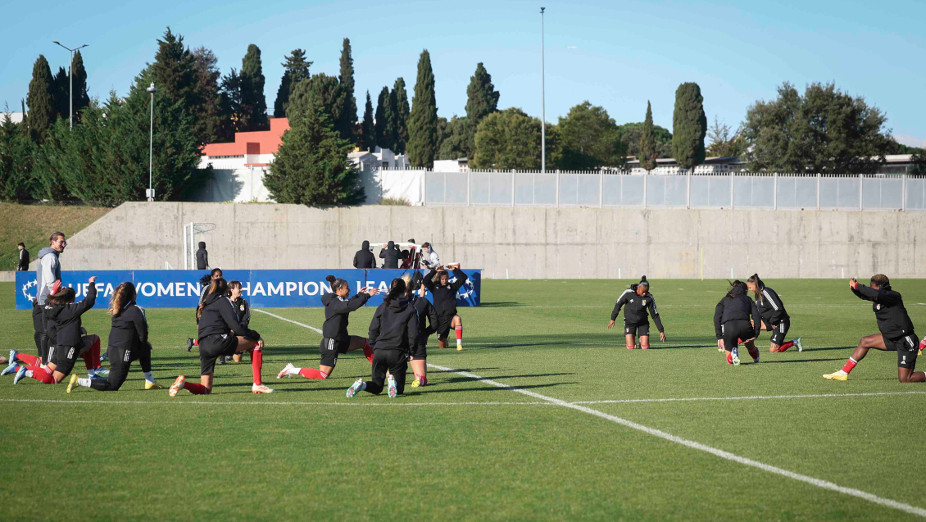 Treino da equipa feminina de futebol do Benfica