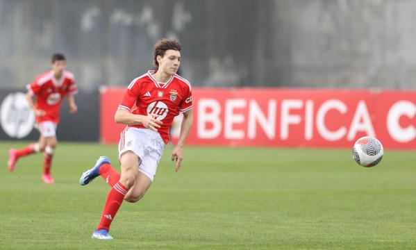 Sevastian Belov marcou o primeiro golo das &#225;guias