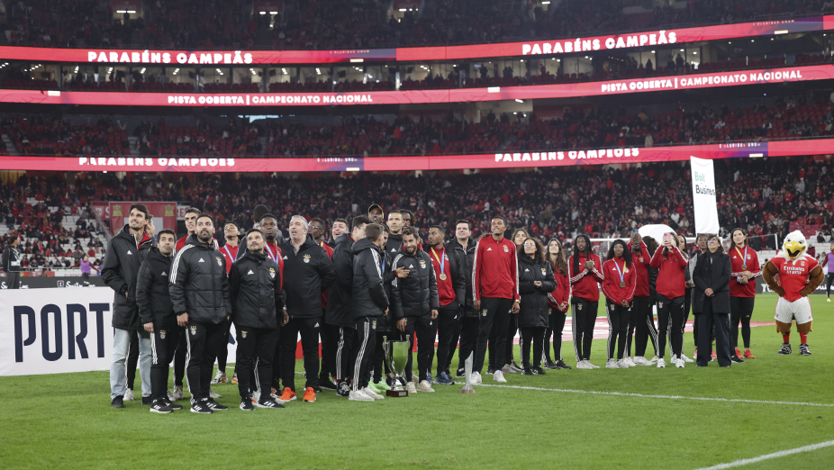 Homenagem às equipas de atletismo
