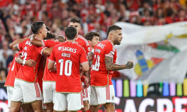 S&#227;o onze os jgadores do Benfica chamados
