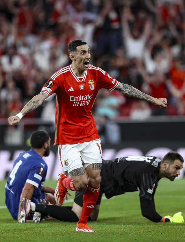 Di Mar&#237;a festeja o 2-0