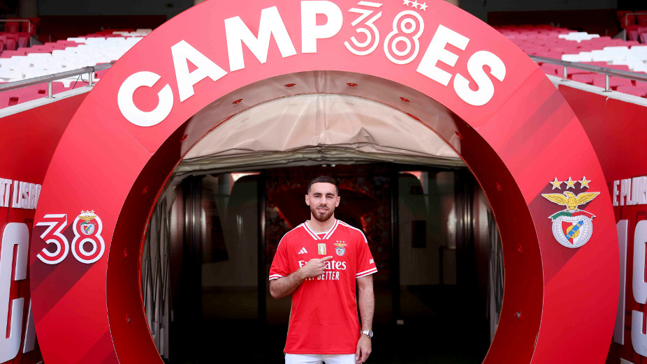 Kökcü no relvado do Estádio da Luz