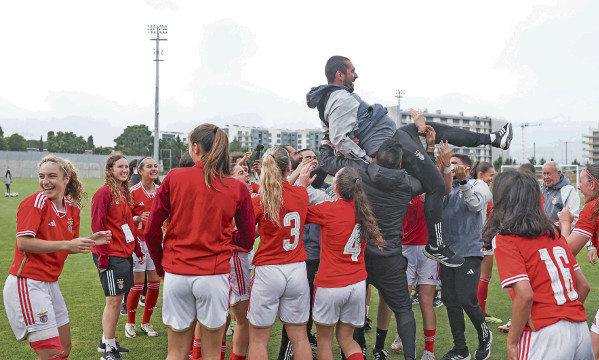 Futebol feminino forma&#231;&#227;o