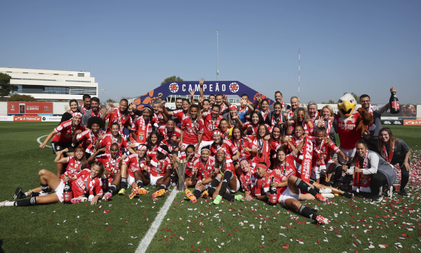 Football f&#233;minin