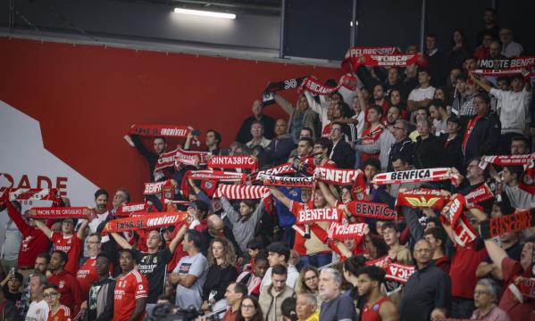 Adeptos do Benfica no Pavilh&#227;o Fidelidade
