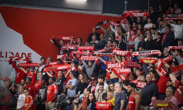 Adeptos do Benfica no Pavilhão Fidelidade