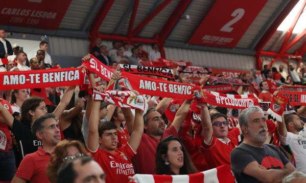 Adeptos do Benfica no Pavilhão Fidelidade