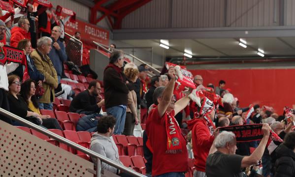 Adeptos do Benfica no Pavilhão Fidelidade