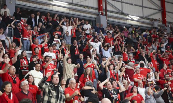 Adeptos do Benfica no Pavilh&#227;o n.&#186; 2 da Luz