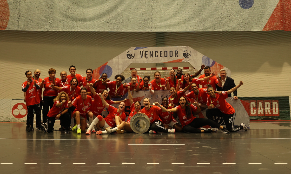Equipa com a Supertaça