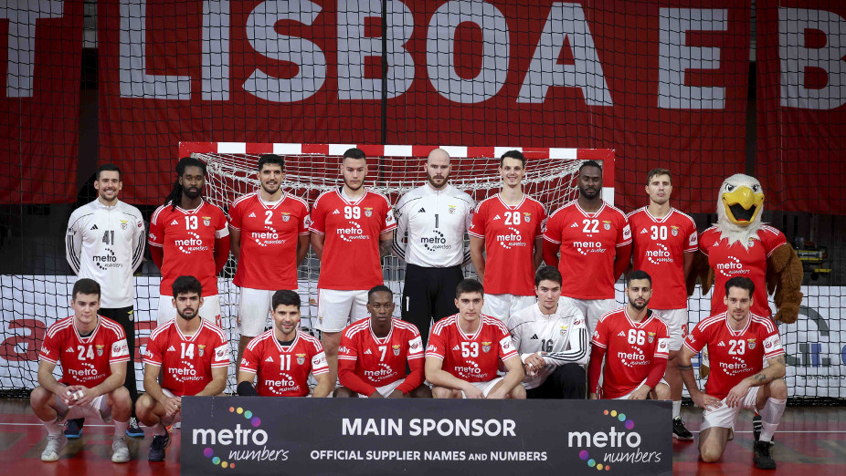 Equipa do Benfica alinhada