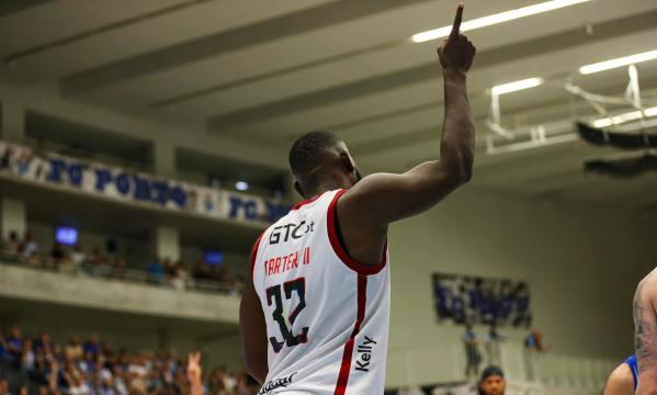 Terrell Carter foi figura de destaque no jogo