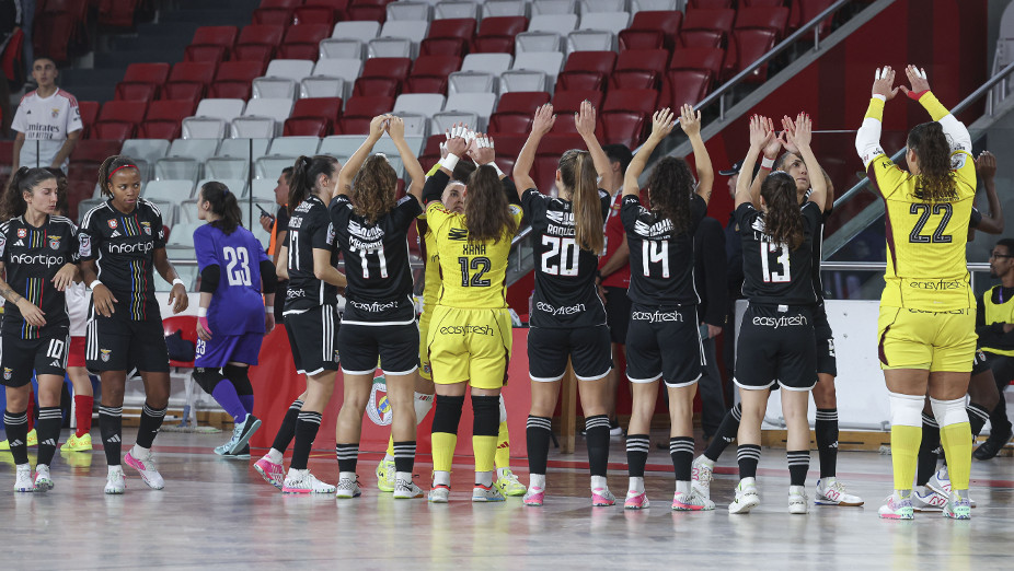 Entrada em campo da equipa