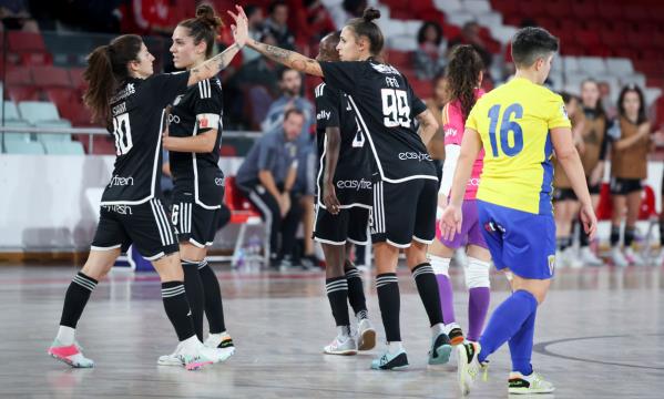 Equipa do Benfica festejou cinco golos