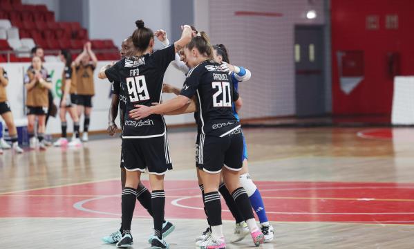 A festa das jogadoras encarnadas