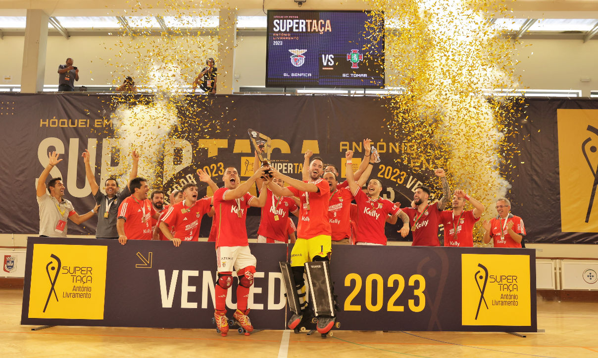 Equipa do Benfica com a 9.ª Supertaça do palmarés do Clube
