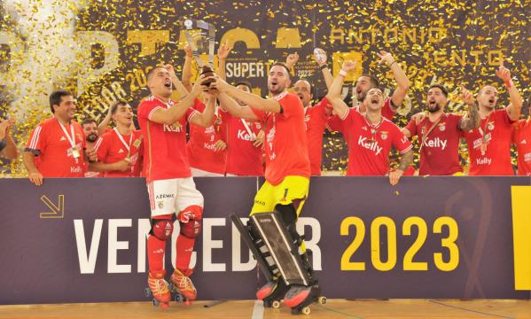 Joueurs du SL Benfica célébrant la conquête de la Supercoupe