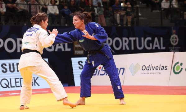 B&#225;rbara Timo em competi&#231;&#227;o