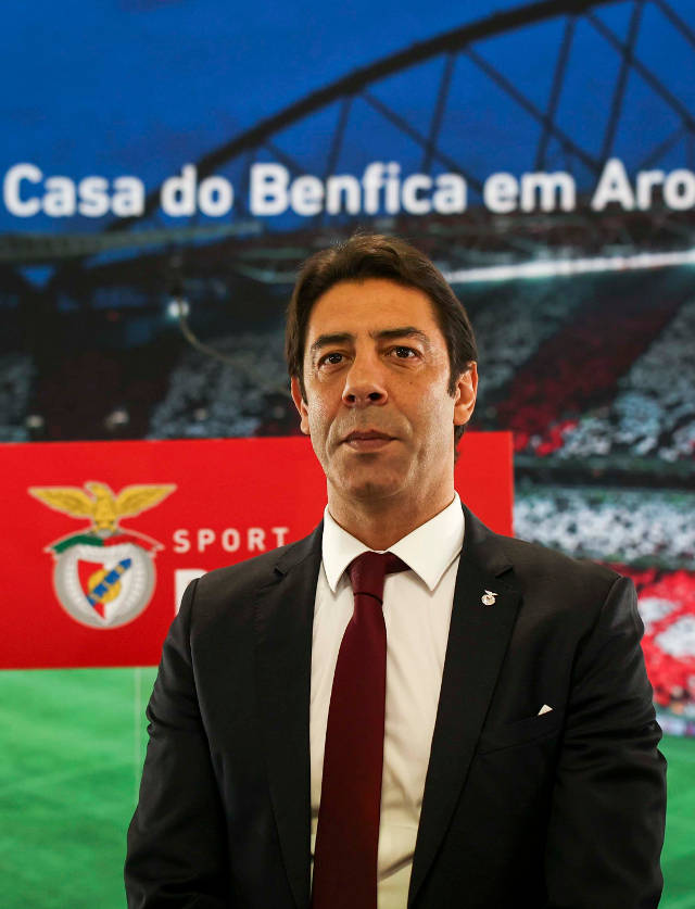 Rui Costa &#224; Casa Benfica Arouca