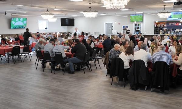 Almo&#231;o comemorativo que reuniu s&#243;cios e amigos