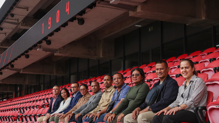 Oficiais da Polícia Nacional de Timor-Leste visitaram o Estádio da Luz
