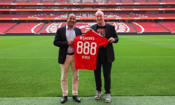 Miguel Bento, Commercial and Marketing Director of the SL Benfica Group, and Christopher Coyne, CEO of 888AFRICA