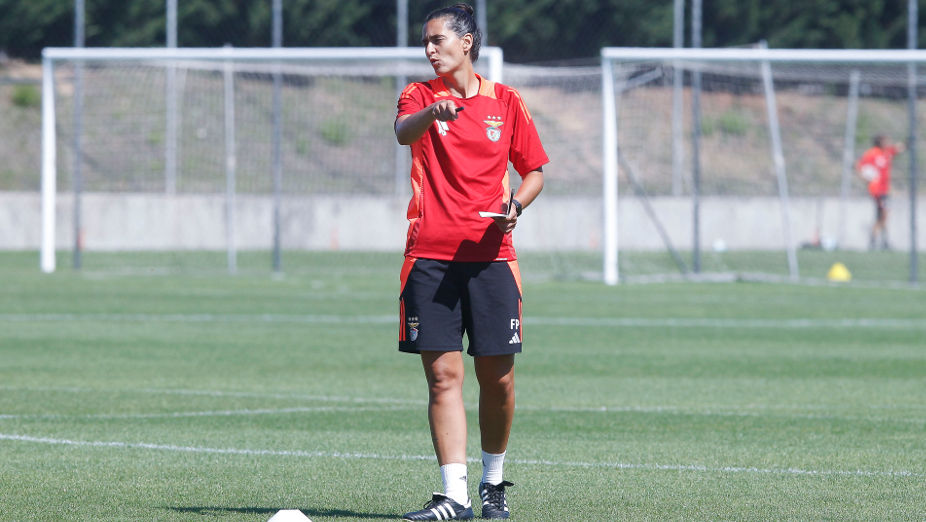 Treino da equipa feminina no Benfica Campus