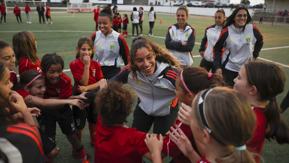 Iniciativa com a equipa feminina de futebol