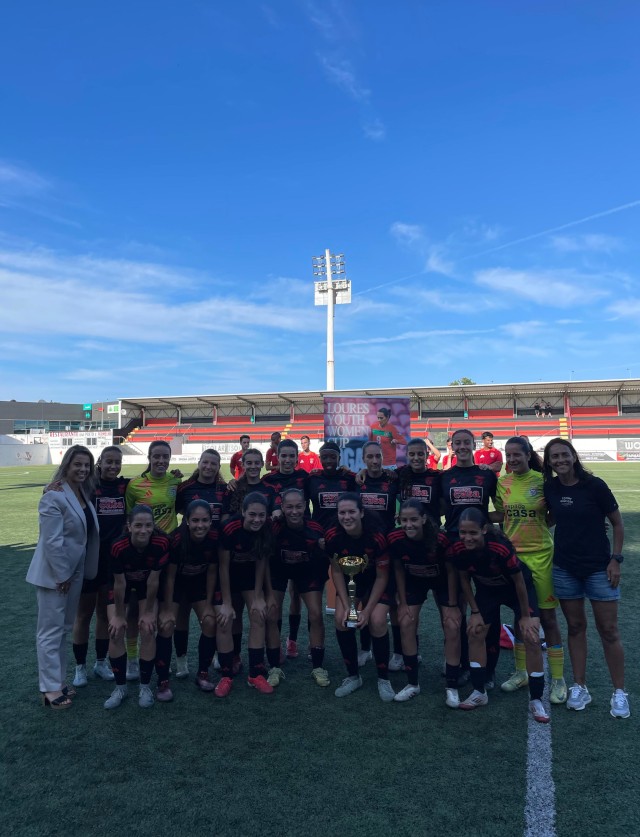 Equipa Sub-19 conquistou a Loures Youth Women Cup
