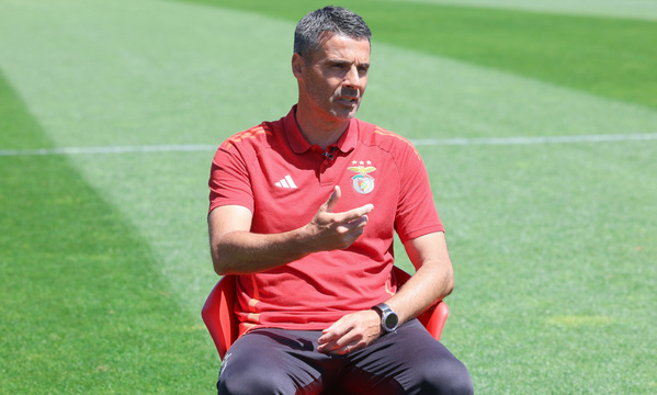 Treinador N&#233;lson Ver&#237;ssimo