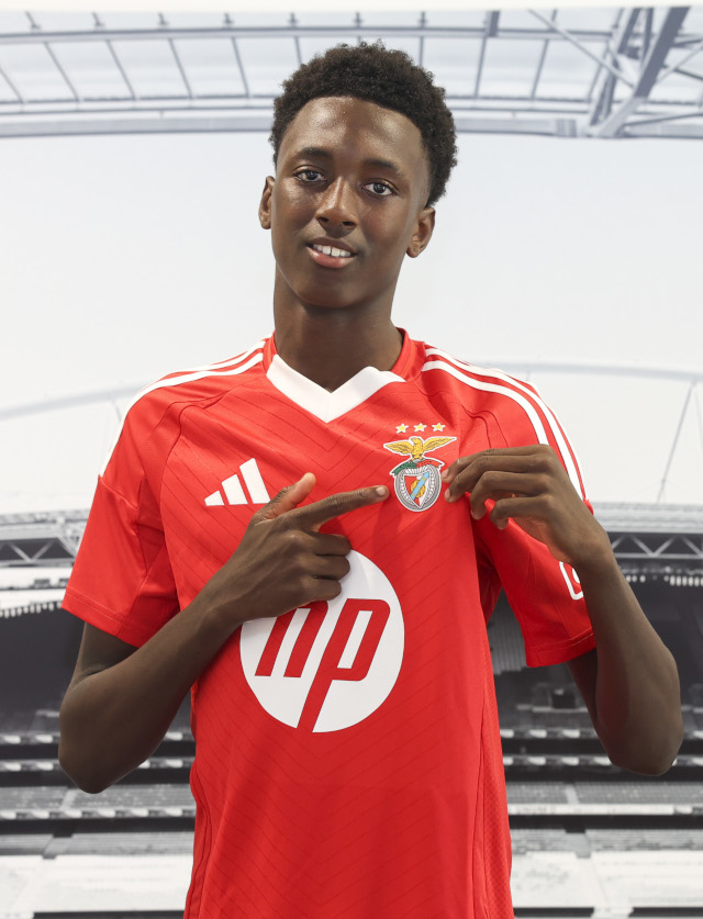 R&#250;ben Tavares