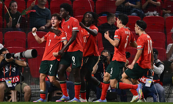 An&#237;sio Cabral, com a camisola 9, marcou e assistiu na vit&#243;ria de Portugal sobre a Fran&#231;a por 0-3
