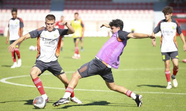 A equipa treinou no Benfica Campus