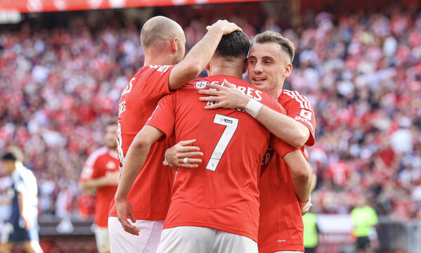 C&#233;l&#233;bration des joueurs de Benfica