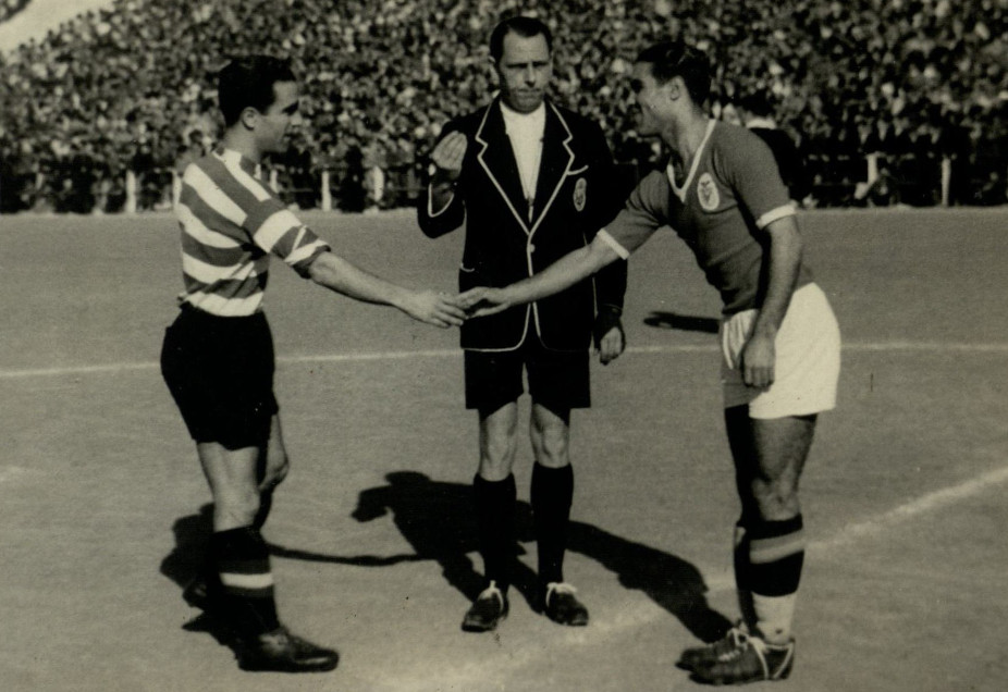 Jogo da 12.ª jornada do Campeonato Nacional 1944/45 entre o Benfica e o Sporting no Campo Grande tendo o Benfica vencido por 4-1.