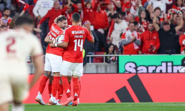 C&#233;l&#233;brations des joueurs de Benfica