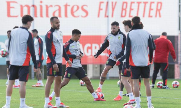 Bah e Otamendi em treino no Benfica Campus