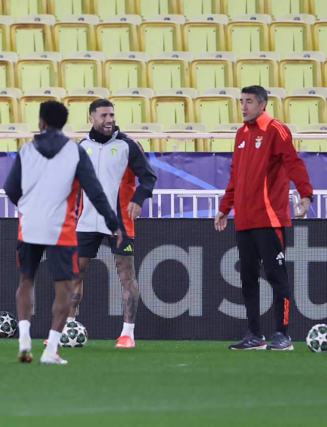 Bruno Lage a orientar a sess&#227;o de treino no M&#243;naco