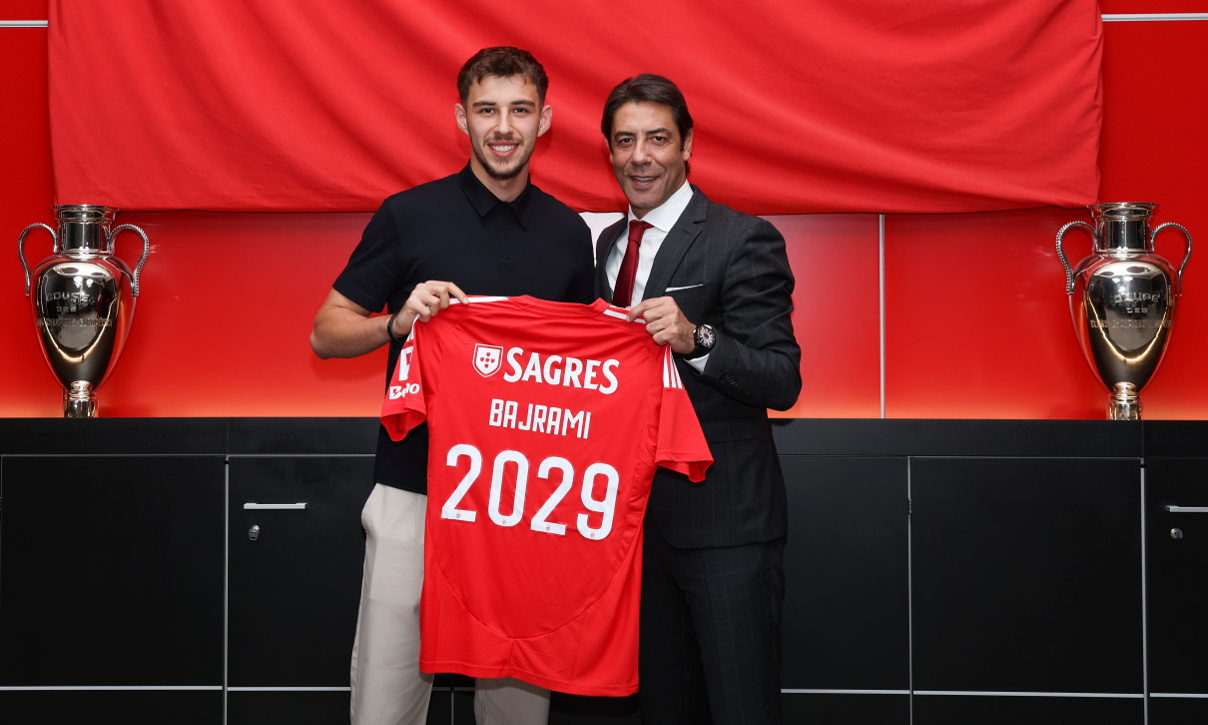Renovação de contrato de Adrian Bajrami, com o Presidente Rui Costa