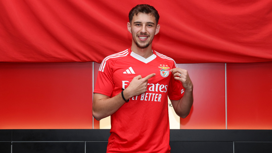 Renovação de contrato de Adrian Bajrami, com o Presidente Rui Costa