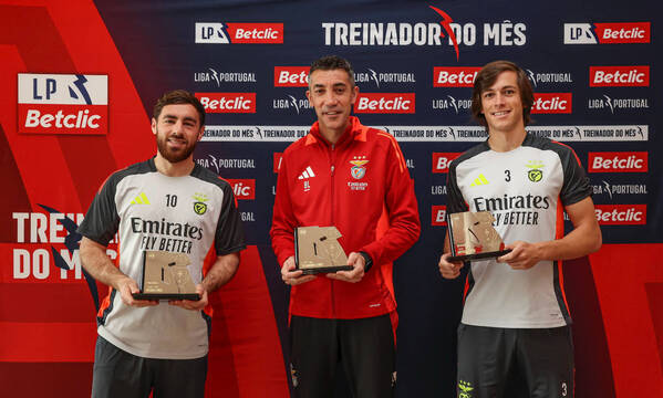 Bruno Lage (Treinador do M&#234;s) ladeado por K&#246;kc&#252; (M&#233;dio do M&#234;s) e &#193;lvaro Carreras (Defesa do M&#234;s)