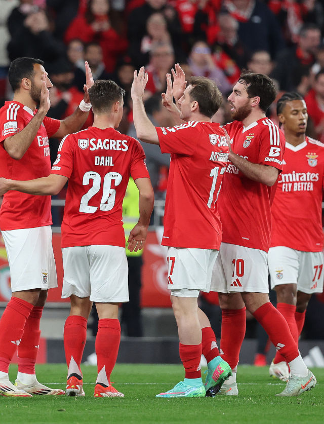 Pavlidis, Dahl, Akt&#252;rkoğlu, K&#246;kc&#252; y Leandro