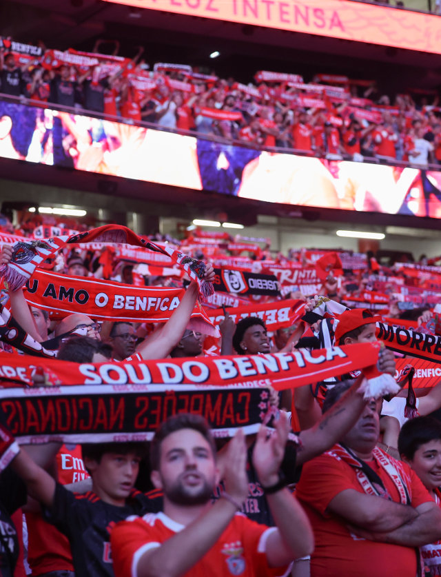 Adeptos no Est&#225;dio da Luz