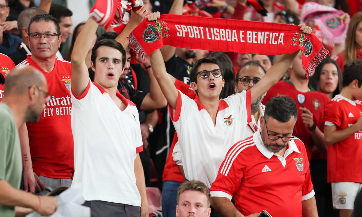 Adeptos no Estádio da Luz