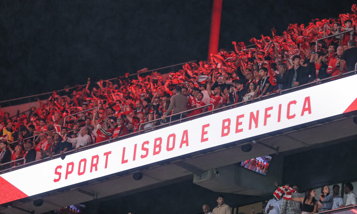 Adeptos no Estádio da Luz