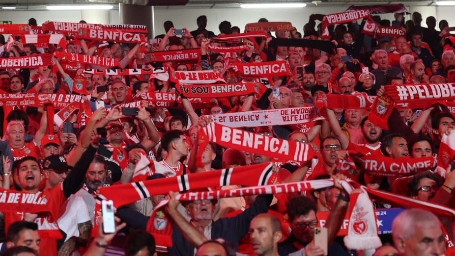Adeptos no Estádio da Luz