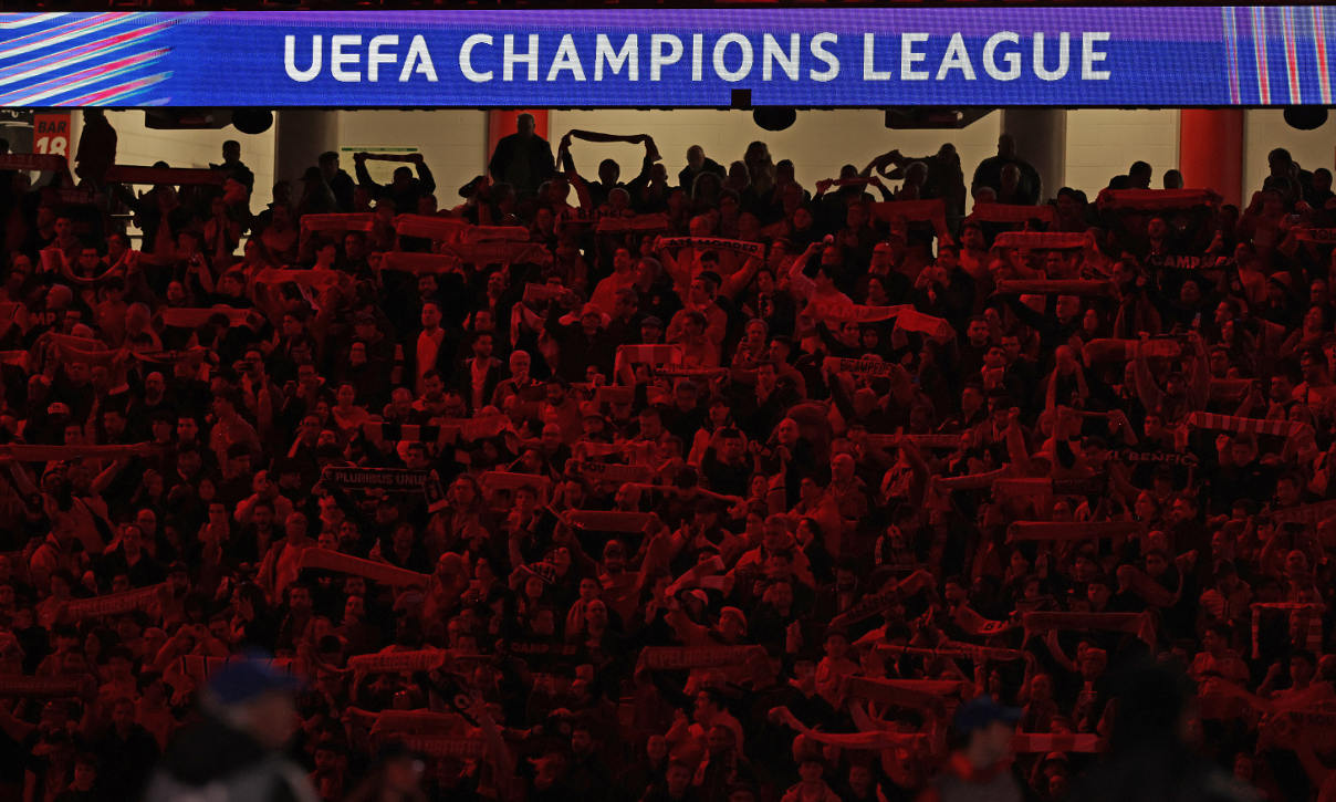 Adeptos do Benfica no Estádio da Luz