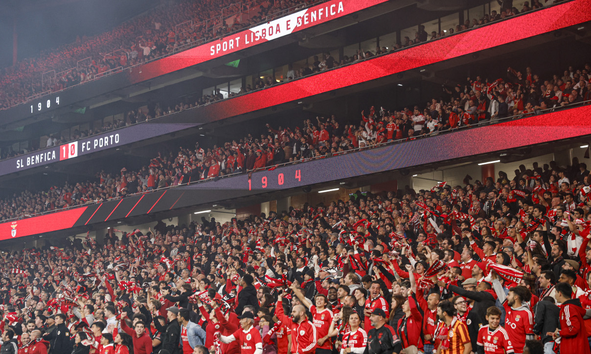 Adeptos no Estádio da Luz