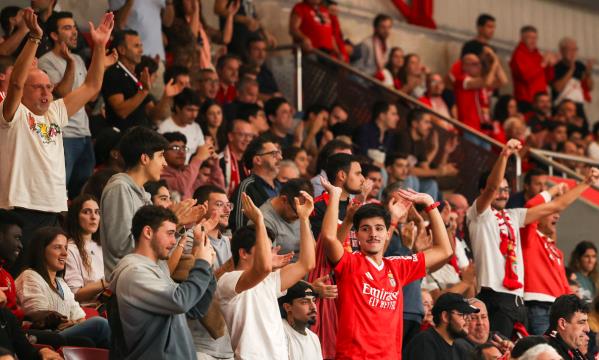 Adeptos do Benfica no Pavilh&#227;o Fidelidade